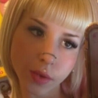 Piercing Poli’s Nude